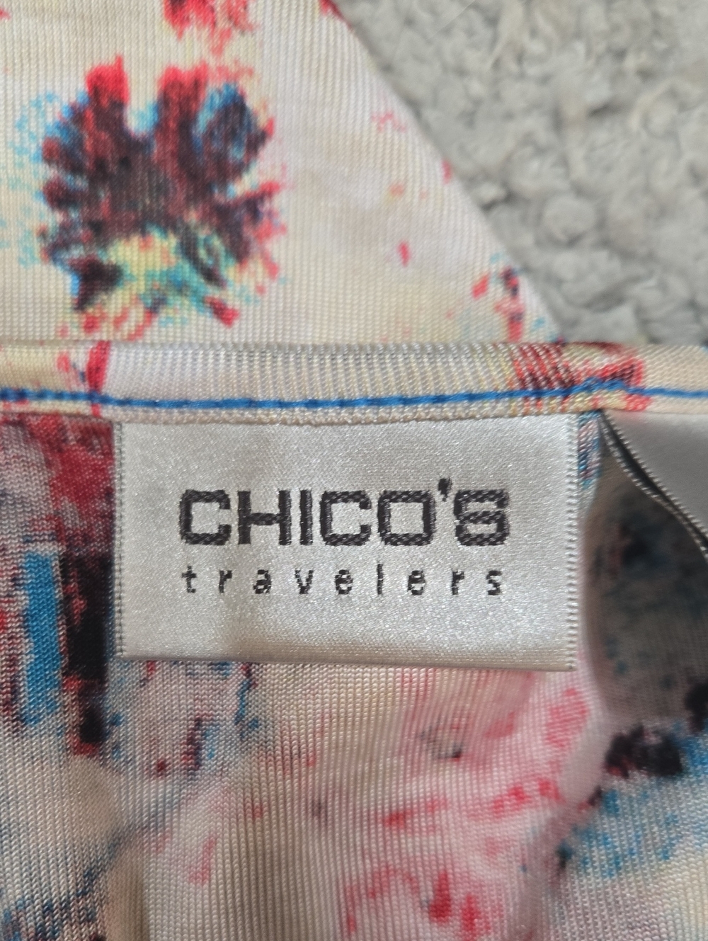 NWT! CHICOS V-Neck Long Sleeve Top - Picture 5 of 7